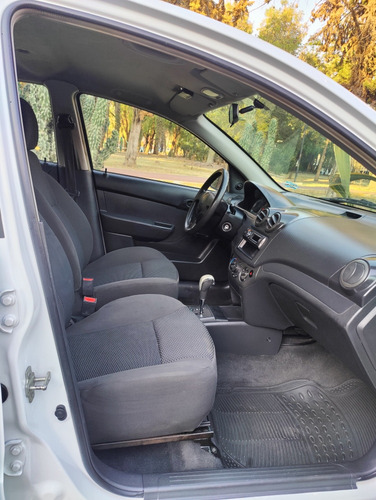 Chevrolet Aveo 1.6 Automatico Rines A/C