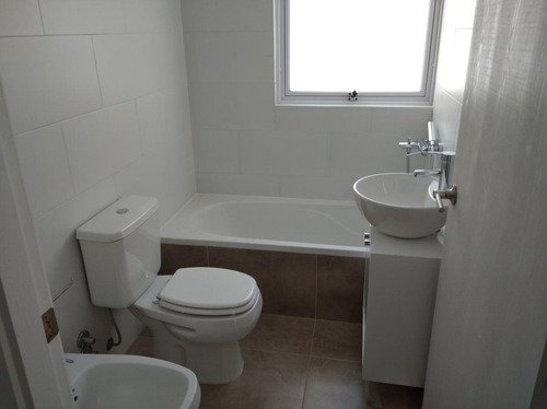 Departamento En Nuevo Emprendimiento 3 Avenidas Con Balcón Y Cochera - Parque Chas