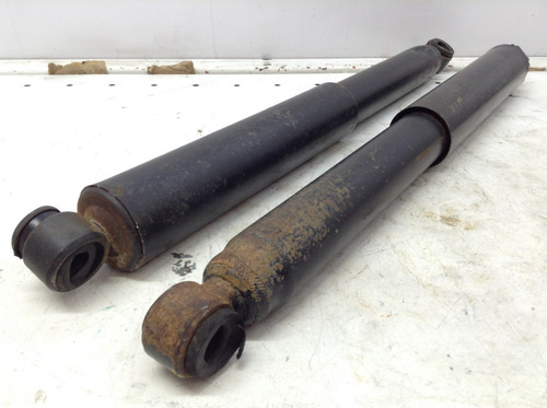 Par Amortiguadores Traseros Nissan Np300 Mod 16-20 (Usado)