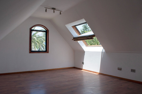 Casa Los Cactus - Lo Barnechea, Condominio Cerrado.