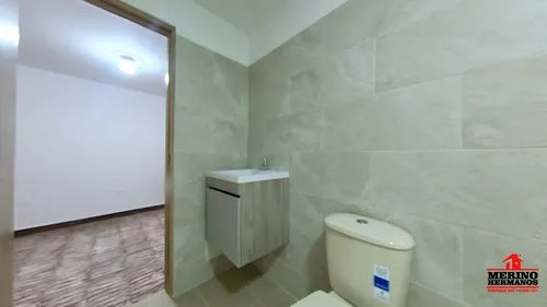 Casa En Arriendo En Medellín - La Floresta