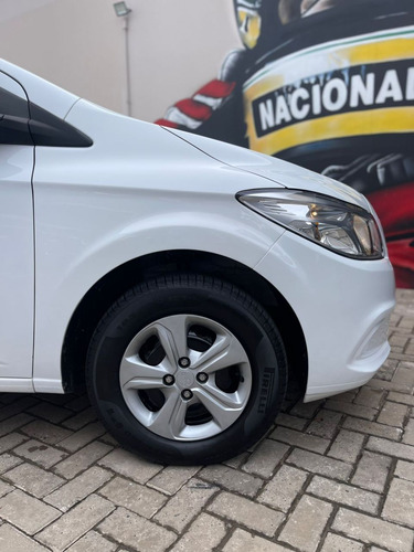 Chevrolet Onix Hatch 1.0 4P FLEX LS