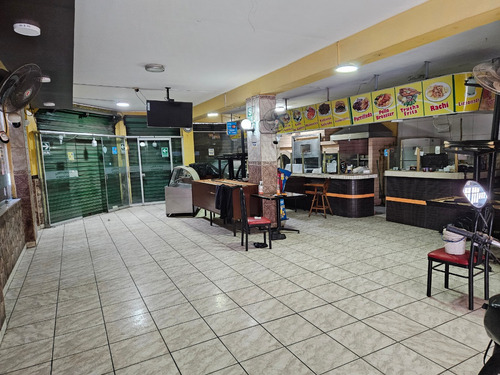 Alquilo Local Comercial 180 M² 1er Piso En Esquina - Comas