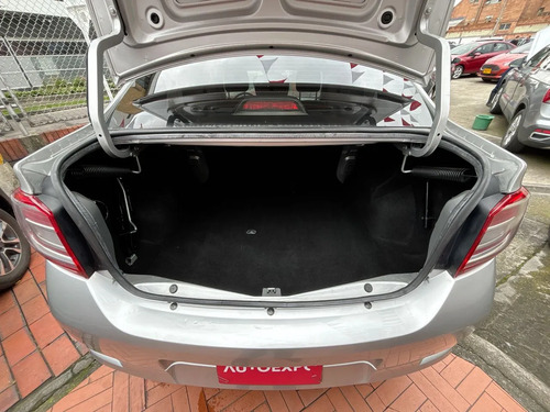 Renault Logan Life + 2025