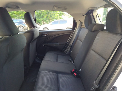 Toyota Etios Toyota Etios X 1.3 Flex 16v 5p Aut. - Branc...