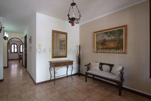 Casa En Venta. Colinas De Vista Alegre. Kr24-17100. Katia Rosero M.