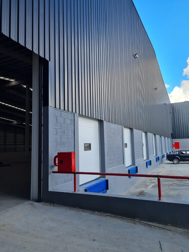 Imagen 3 de 14 de Deposito A Estrenar 4.700 M2