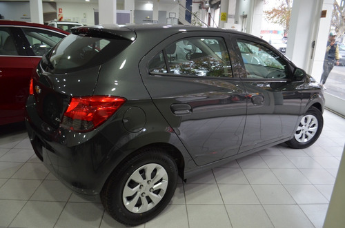 Imagen 14 de 17 de Chevrolet Onix Joy 1.4 Mt