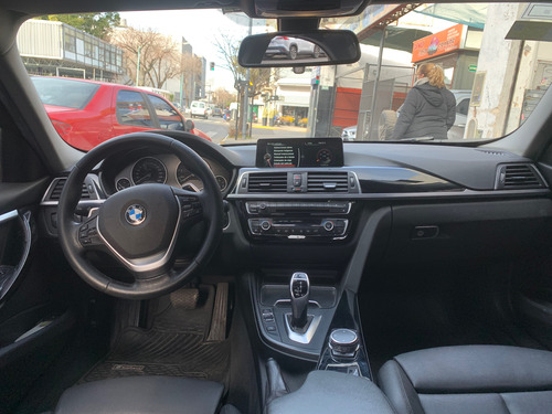 BMW Serie 3 3.0 330i Sedan Sport Line 252cv