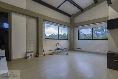 Casa En Venta En Alto De Las Palmas. Cod V12536