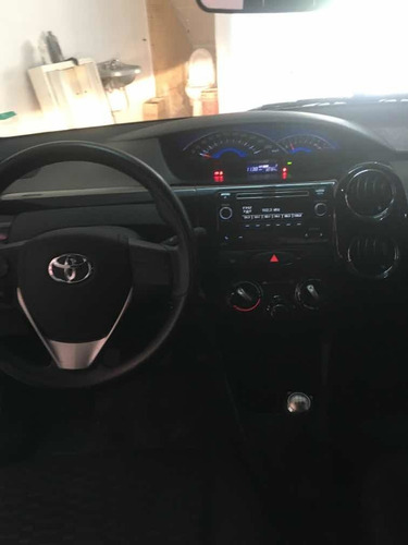 Toyota Etios 1.5 Sedan Xs 2015