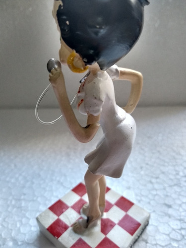 Boneca Betty Boop - Enfermeira(defeito No Pé E No Braço) (Usado)