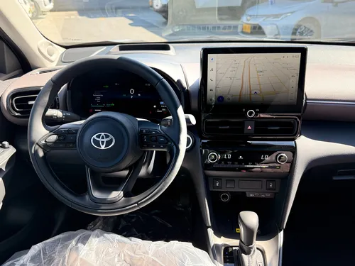 Yaris Cross Hibrida Color Bronze Metallic