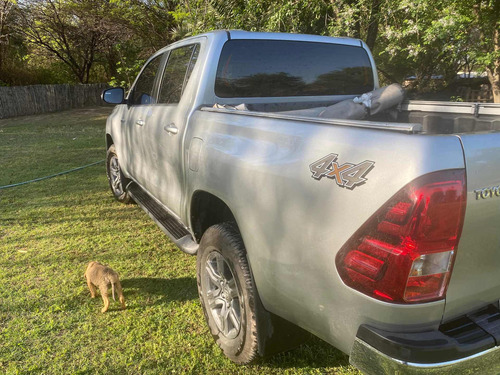 Imagen 4 de 8 de Toyota Hilux 2021 2.8 Cd Sr 177cv 4x4