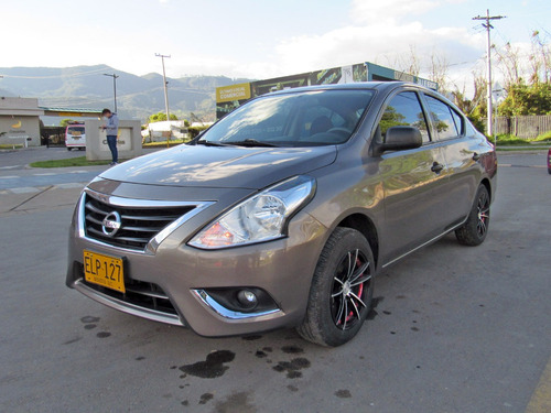 Nissan Versa 1.6 Sense