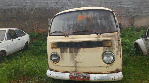 Imagem 1 de 6 de Volkswagen Vw Kombi Bus Van Antiga Partes Peças Sucata