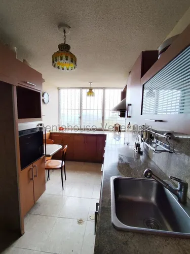 Excelente Townhouse En Venta El Hatillo #25-17948