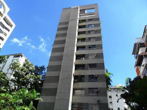 Bello Y Acogedor Apartamento En Venta La Florida Caracas 23-7120