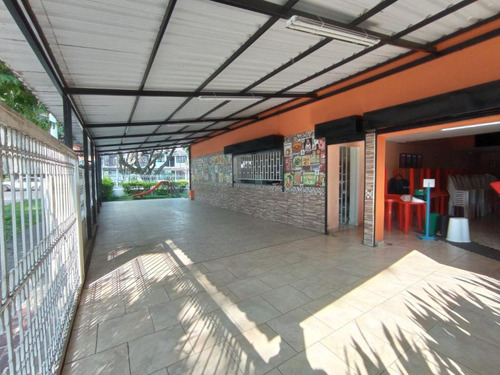 Imagen 9 de 17 de Casa-local En Arriendo En Cali El Lido. Cod 100862