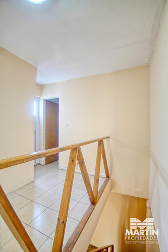 Casa Ph 3 Dptos De 2 Ambientes Cada Uno, Excelente Ubicacion 4 Cuadras De Av.