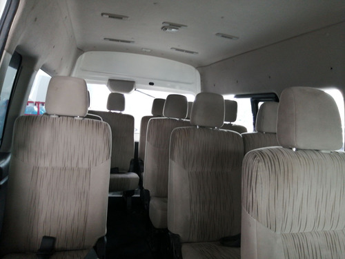 Nissan Urvan 2.5 15 Pas Amplia Aa Mt