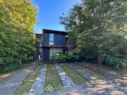 Casa En Venta De 4 Dorm. En Pucón