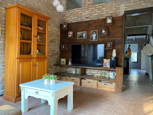 Imagen 4 de 23 de Casa Funes Tres Dormitorios Con Pileta En Venta