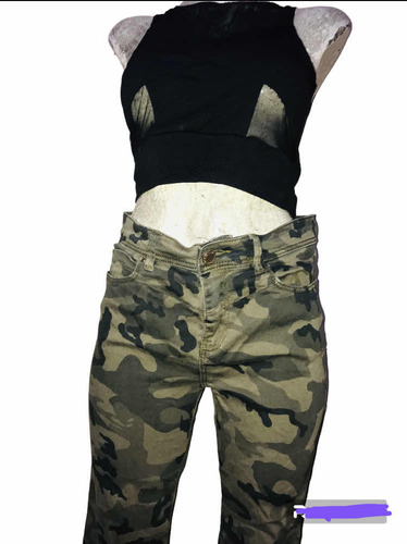 Sexy Pantalón Camuflaje Stradivarius C R O P P E D (Usado)