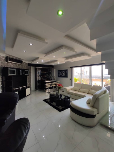 Imagen 1 de 8 de Michelle Vargas Vende Bello Y Magnífico Penthouse De 3 Niveles Res Piemonte - La Trigaleña Alta Foa-1545mv