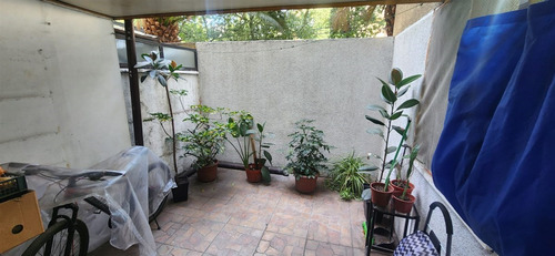Departamento En Venta De 3 Dorm Estac Patio En Santiago