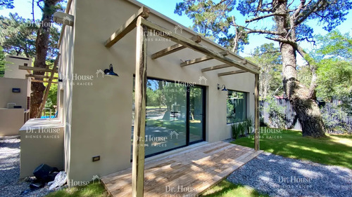 Hermosa Casa 3 Dormitorios + Piscina A Estrenar En Pueblo San Vicente - José Ignacio