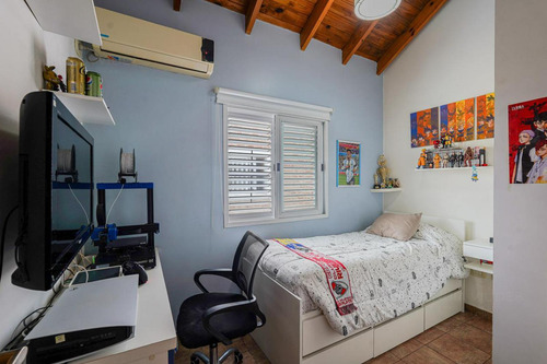 Duplex De 3 Ambientes Con Patio Y Cochera