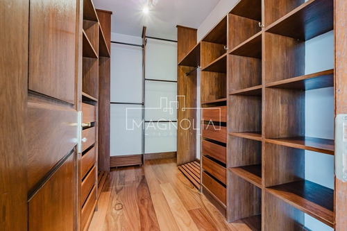 Casa En Arriendo De 5 Dorm. En Lo Barnechea