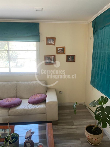 Casa En Venta De 5 Dorm. En La Florida