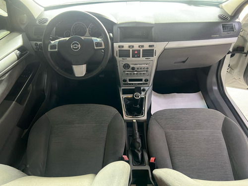 Chevrolet Vectra 2.0 MPFI ELEGANCE 8V 140CV FLEX 4P MANUAL