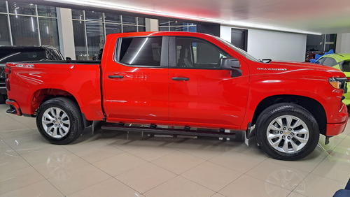 Chevrolet Silverado 5.3 V8 Custom Doble Cabina 4X4 At