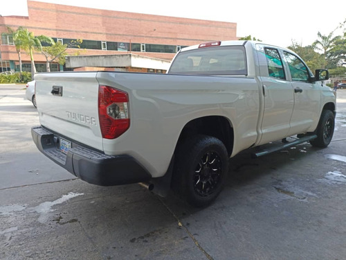 Imagen 6 de 14 de Toyota Tundra 4x2