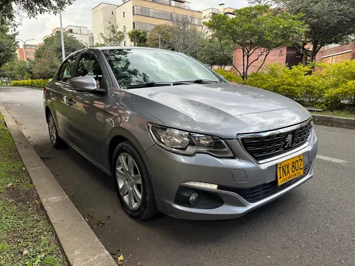 Peugeot 301 1.6 Allure Automático