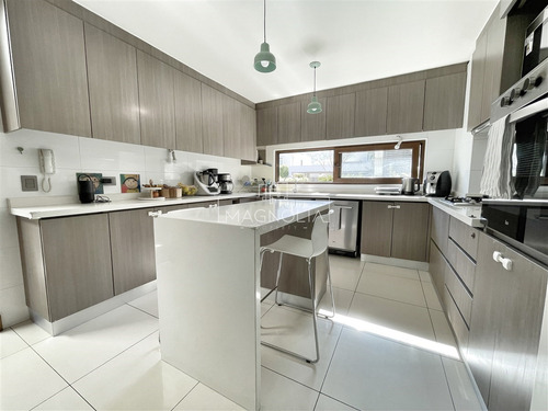 Casa En Venta De 3 Dorm. En Chamisero