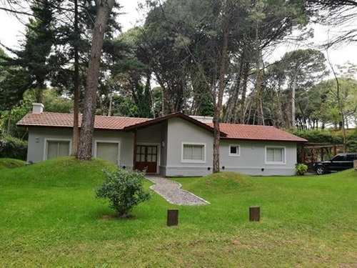 Imagen 2 de 18 de Casa Frente A La Reserva