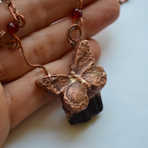 Imagen 4 de 8 de Collar Mariposa Con Turmalina Negra, Cadena De Cobre, Cod1