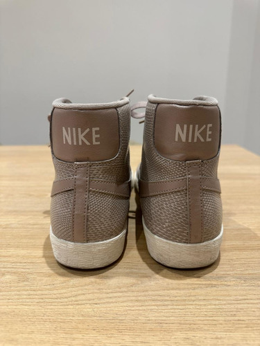 Zapatillas Nike Botita De Mujer - Blazer Mid Ltr Prm (Usado)