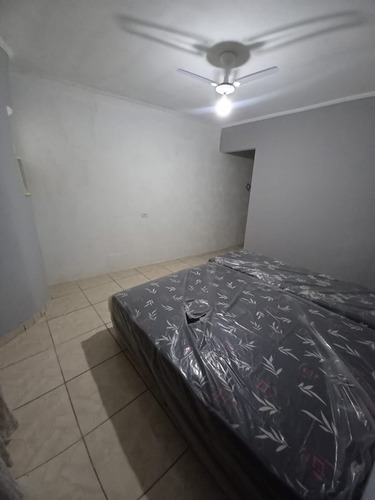 Casa 3 Dormitorios, 1 Suite, Mobiliada, 30 Metros Do Mar, Locação