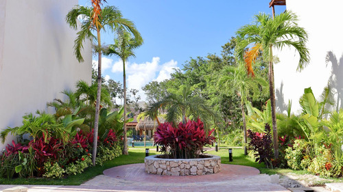 Casa En Venta En Playa Del Carmen De 2 Hab Con Alberca