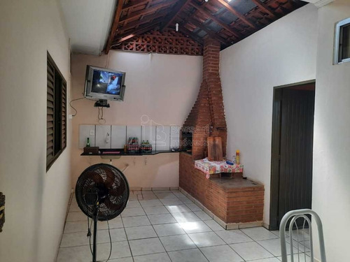 Imagem 4 de 6 de Venda De Casas / Padrão Na Cidade De Araraquara 2801