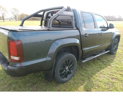 Imagen 4 de 8 de Amarok Dark Label Integral Automática 2015