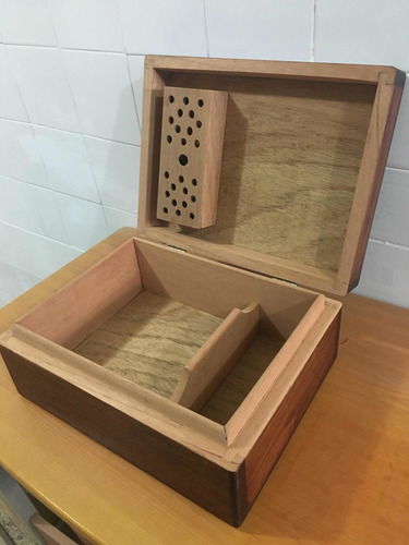 Imagen 6 de 6 de Humidor De Cedro Para Conservar Tabacos Puros Habanos