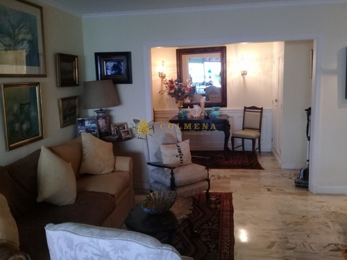 Apartamento En Muy Buena Ubicacion En Peninsula, De 3 Dor, 2 Baños Con Muy Linda Vista A La Ciudad Y El Mar.- Ref: 2027