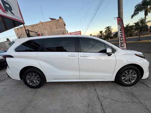 Toyota Sienna 3.5 Le At