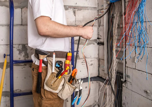 Trabajos De Electricidad, Herrería Y Pisos Flotantes